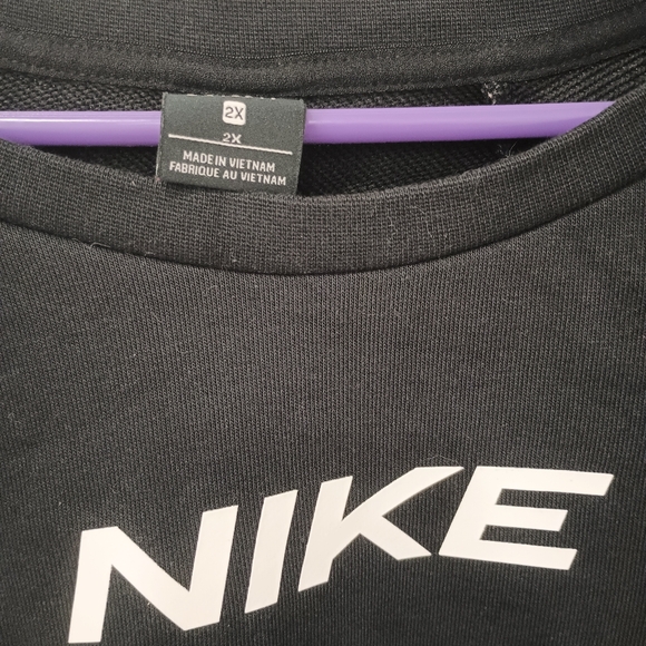 NWOT NIKE cropped sweatshirt - Picture 3 of 4